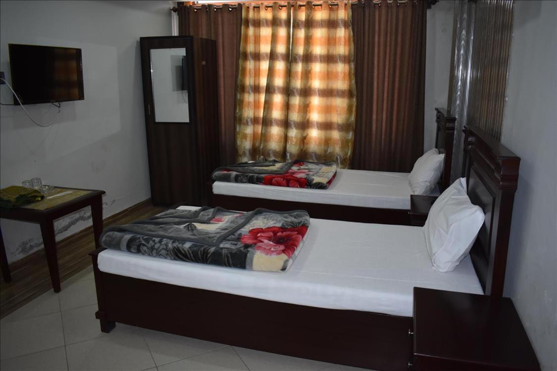 Hotel Kashmir Inn Rawalpindi Bagian luar foto